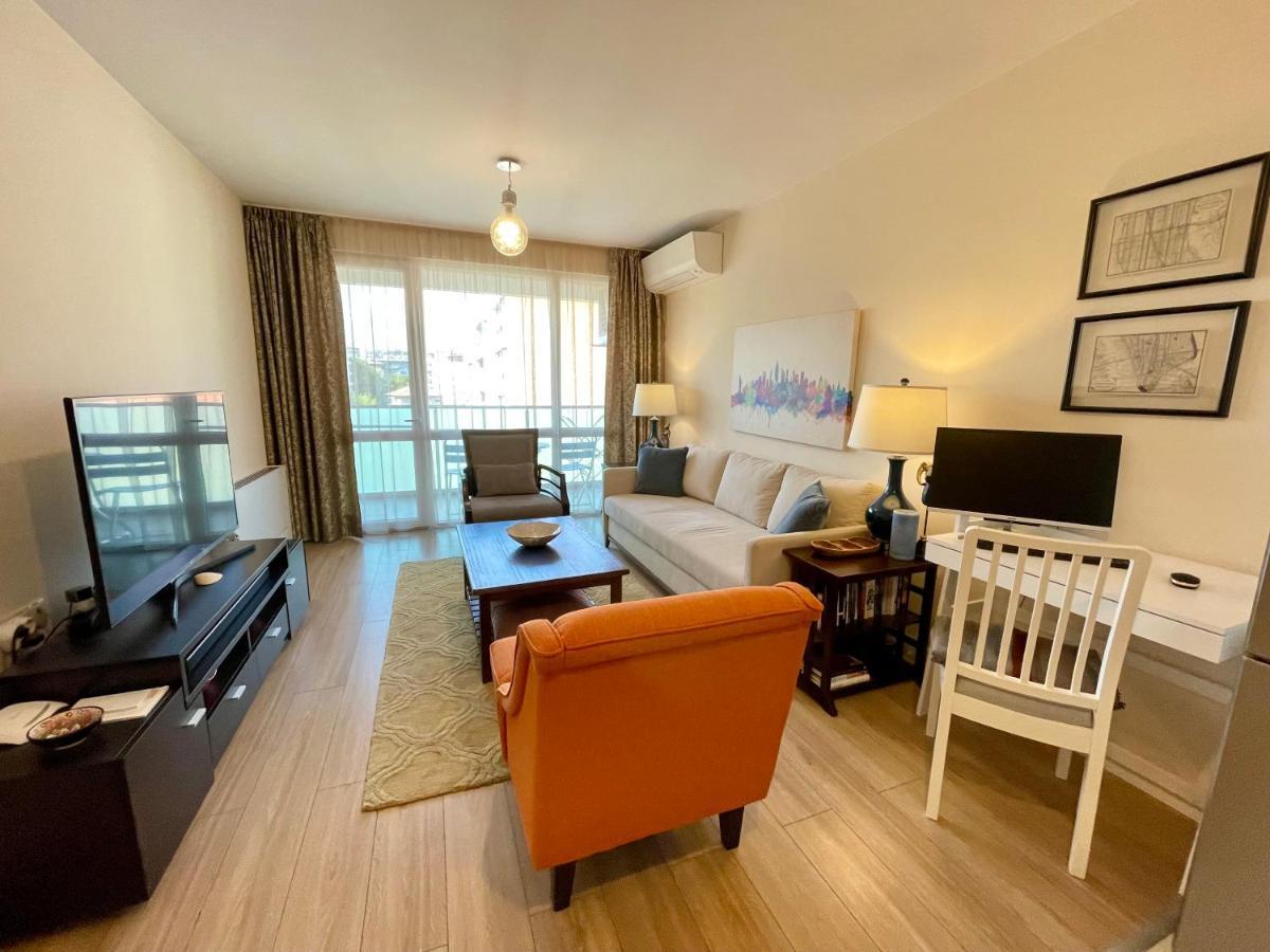 Astoria Apartment Veliko Tărnovo Exteriör bild
