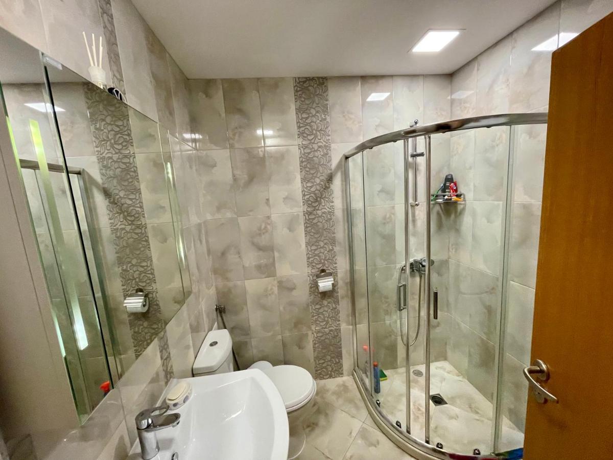 Astoria Apartment Veliko Tărnovo Exteriör bild