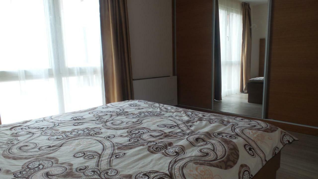 Astoria Apartment Veliko Tărnovo Exteriör bild