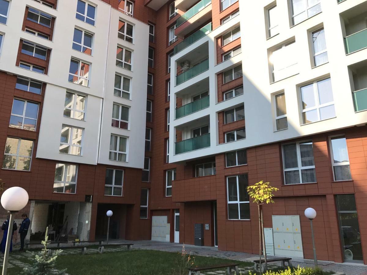 Astoria Apartment Veliko Tărnovo Exteriör bild