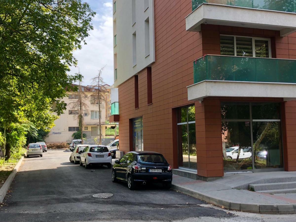 Astoria Apartment Veliko Tărnovo Exteriör bild