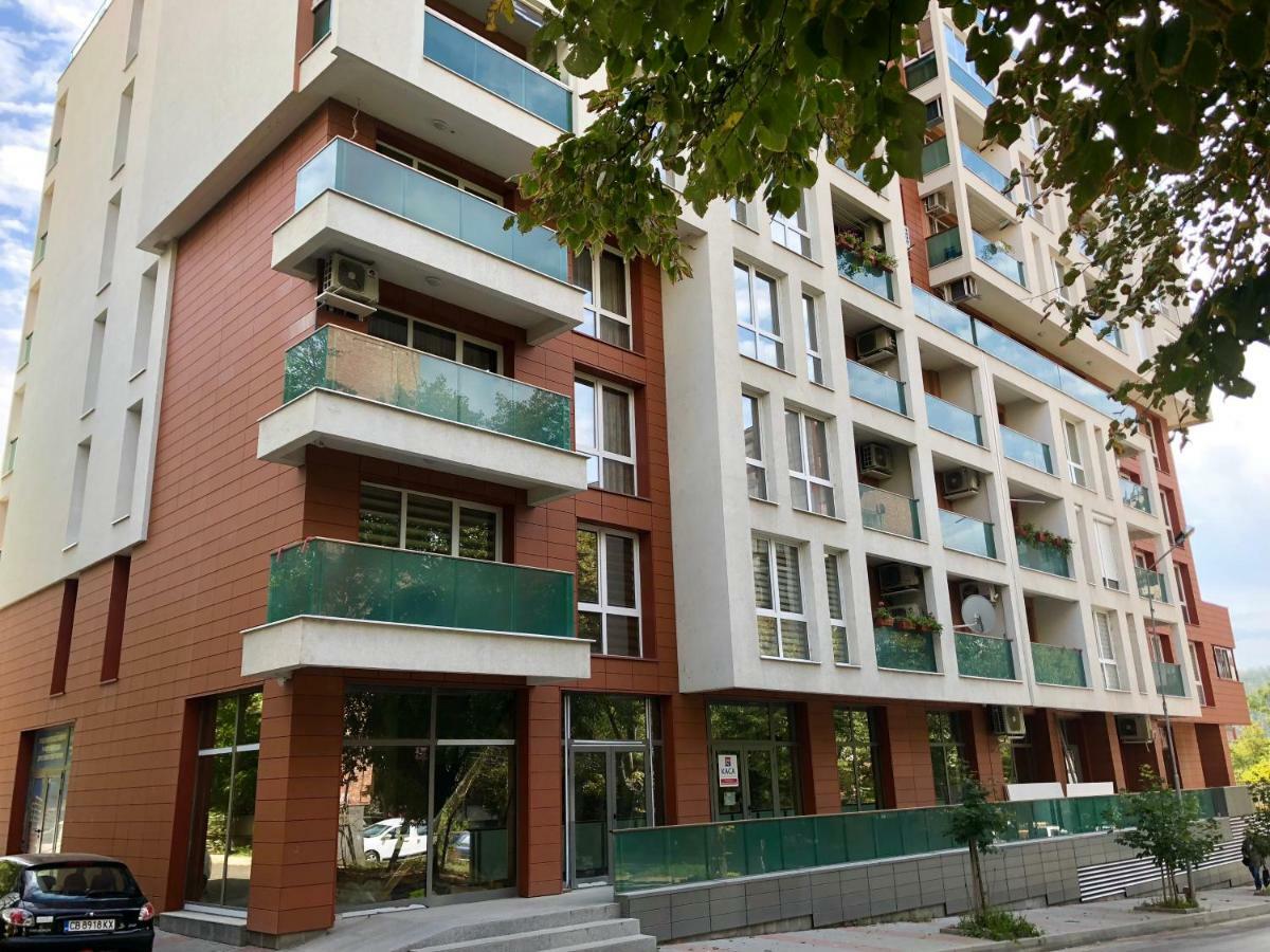 Astoria Apartment Veliko Tărnovo Exteriör bild